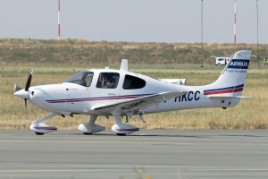 F-HKCC /4305 - Orléans Bricy - LFOJ
