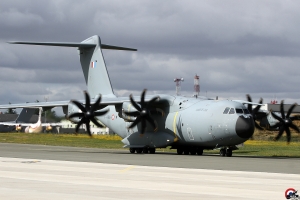 A400M 0031-HD Schwarz